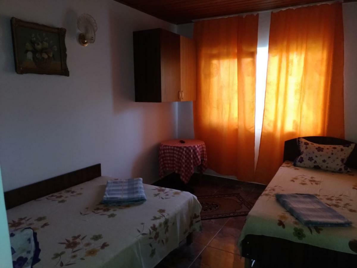 הוילה אפורי סוד Casa Din Gradina מראה חיצוני תמונה