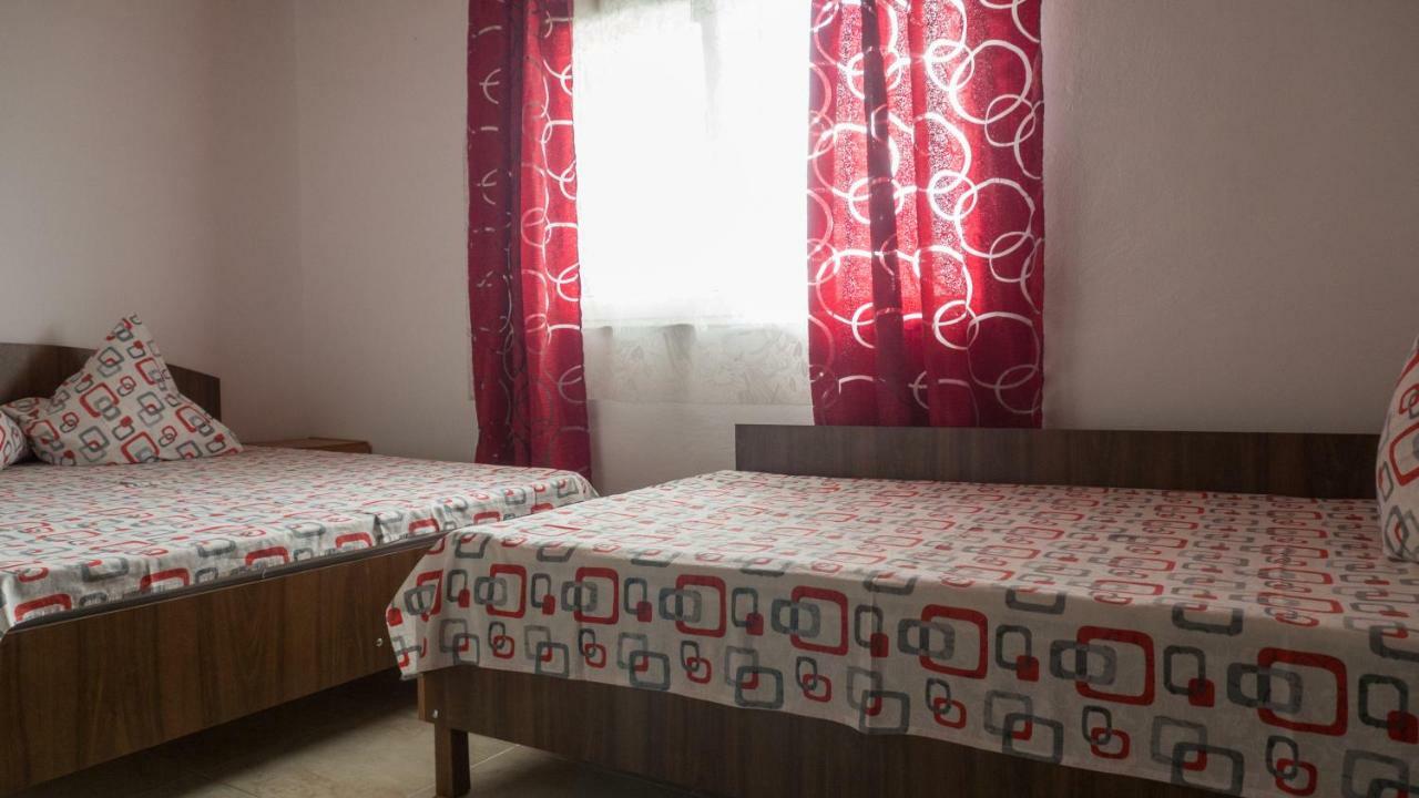 הוילה אפורי סוד Casa Din Gradina מראה חיצוני תמונה